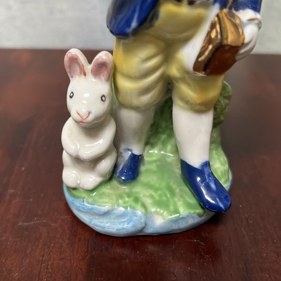 Vintage Figurine Boy with Rabbit, Gold Accents Unmarked but probably Japan - Picture 4 of 10